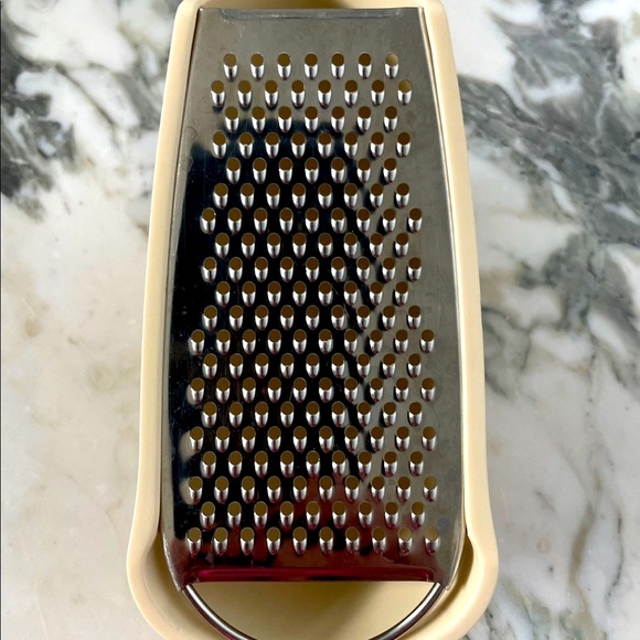 Alessi Parmenide Cheese Grater - Picture 2 of 3